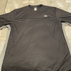 Men’s Northface athletic shirt